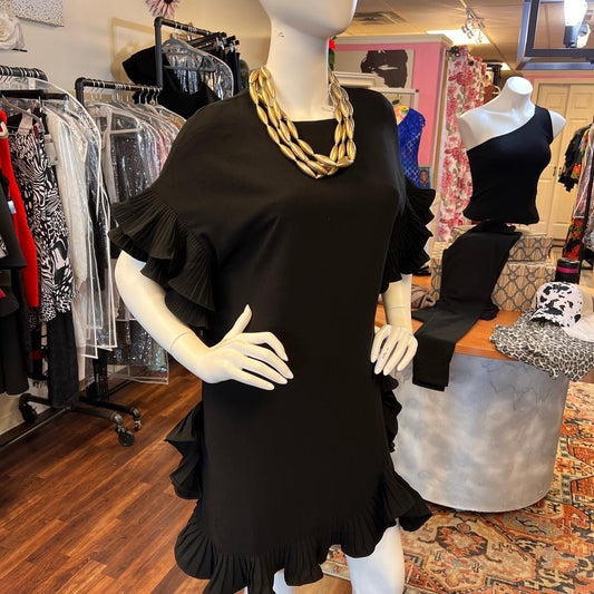 Black Dress Outfit Idea For Any Occasion